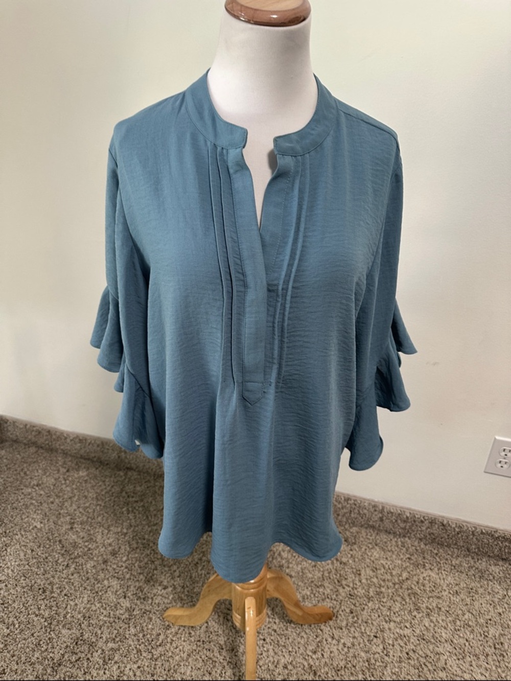 🏠 Vince Camuto Blouse